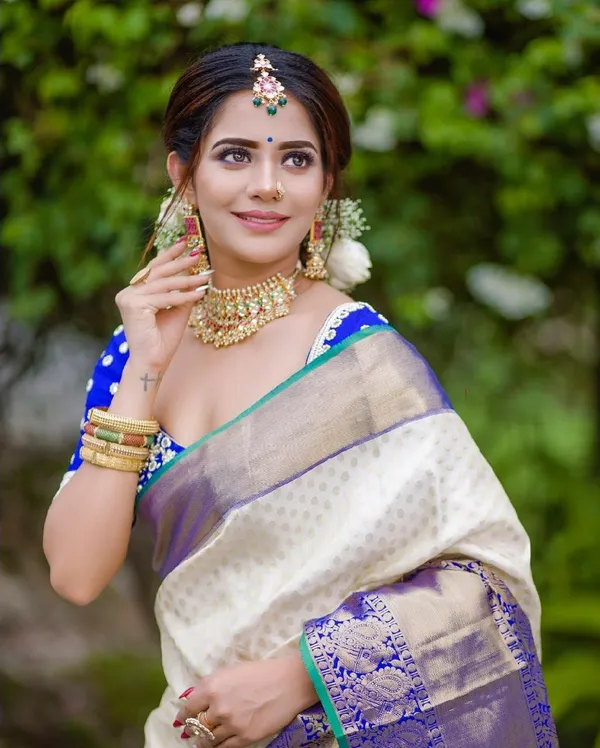 Blue_Embellished_Banarasi_Jacquard_Saree_(Blue)